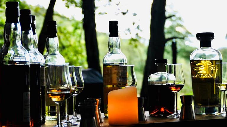 Die entspannte Whisky-Verkostung im Westerwald ist ohne Dresscode.